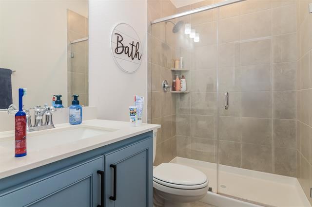 Building Photo - 16708 Garden Dr