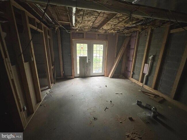 Building Photo - 126 Oasis Lane