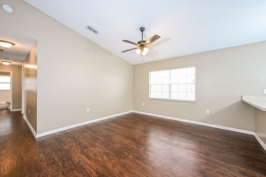 Building Photo - 178 Dovetail Ct