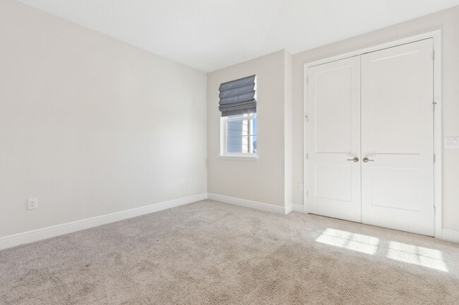Building Photo - 401 Marquesa Cir