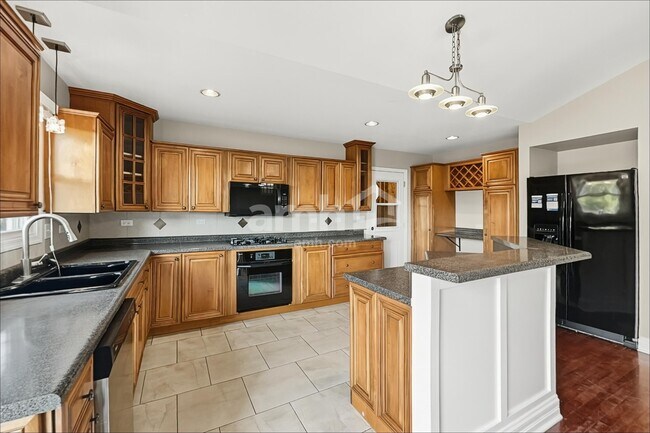 Building Photo - 1811 Mandan Village Dr