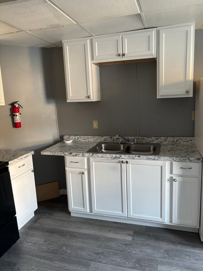 Building Photo - 1143 E Webster St