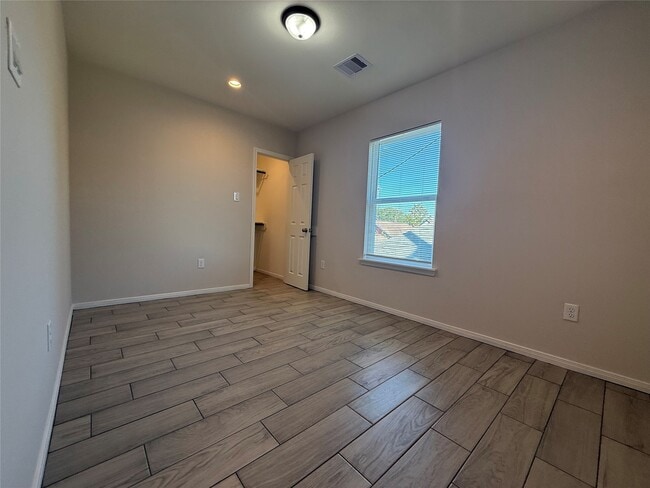 Building Photo - 5530 Hillman St