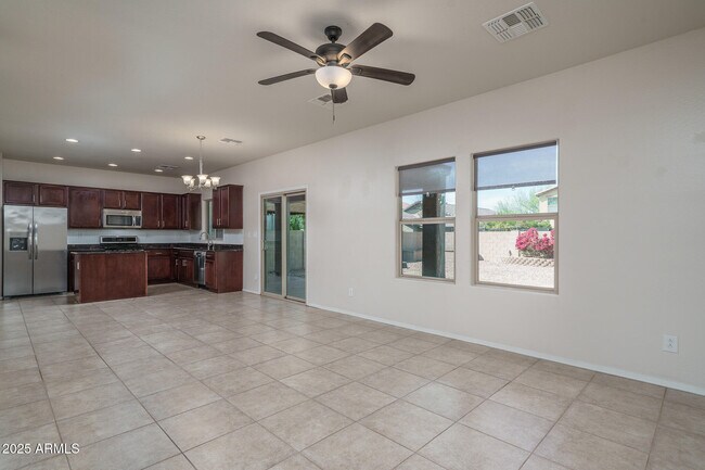 Building Photo - 10822 W Saddlehorn Rd