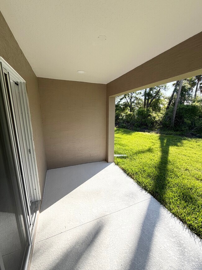 Building Photo - 2 Whee Pl