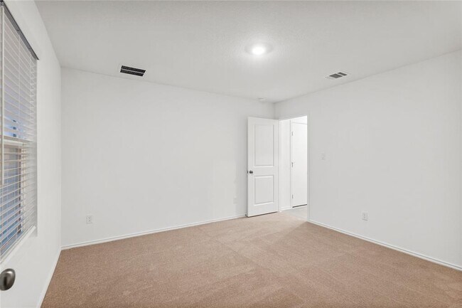 Building Photo - 161 Keefer