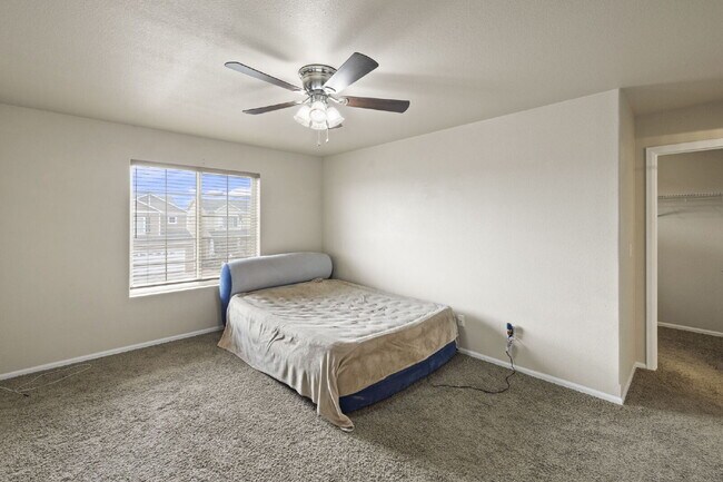 Building Photo - Spacious 4-Bedroom Home with Loft, Solar & Fenced Backyard