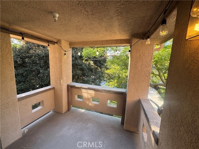 Building Photo - 1046 Calle Del Cerro