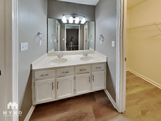 Building Photo - 1234 Grange Way Dr