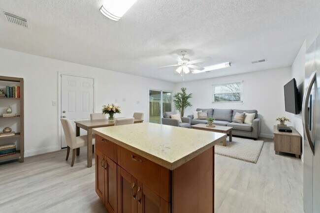 Building Photo - 11610 Grapewood Dr