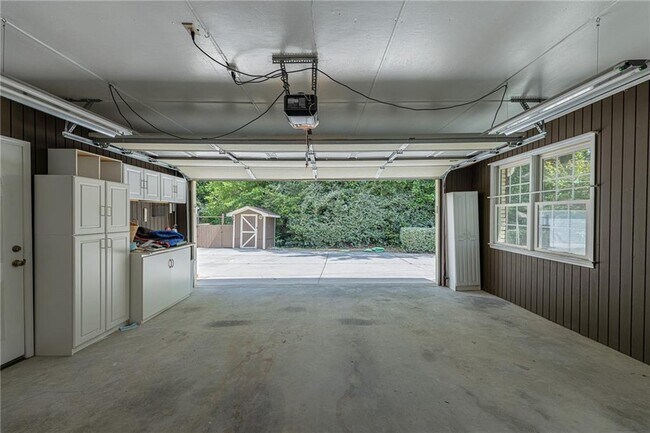 Building Photo - 472 Edwards Ct NW