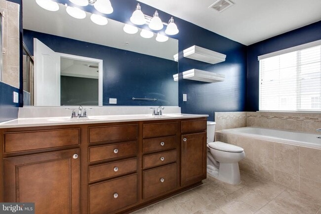 Building Photo - 7926 Silver Oak Rd