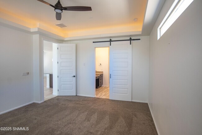 Building Photo - 3718 Golden Echo Lp