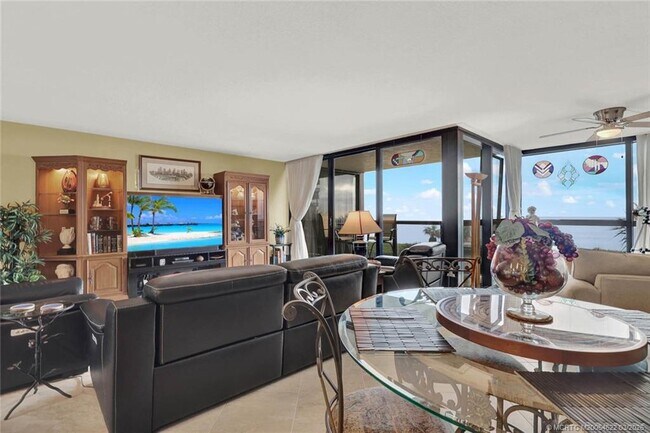 Building Photo - 10410 S Ocean Dr