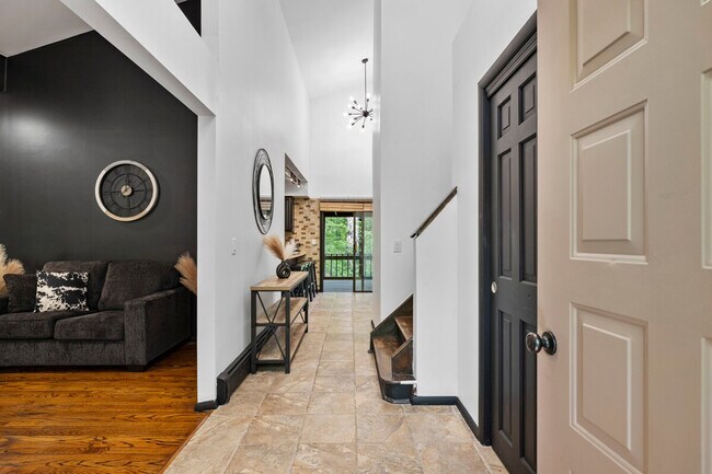 Building Photo - 108 Helms Hill Rd