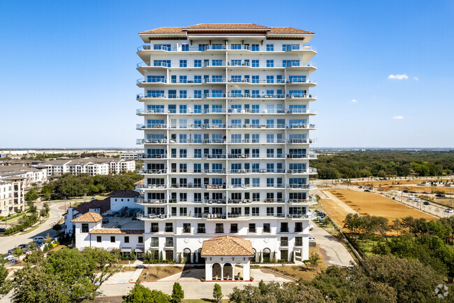 Building Photo - Lakeside Tower