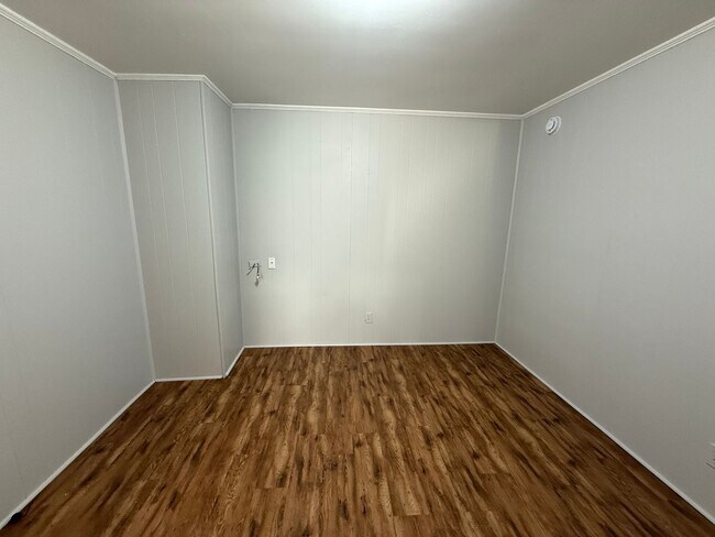 Building Photo - 602 Front St