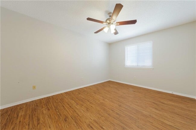 Building Photo - 8309 Edgemoor Pl