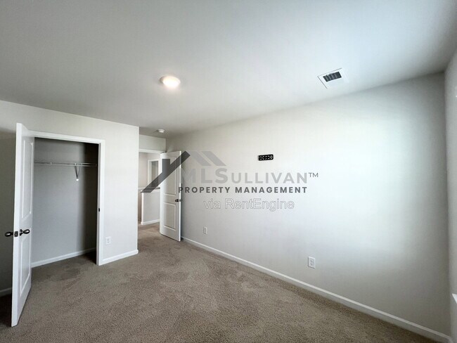 Building Photo - 2932 Egert Dr