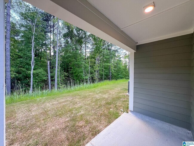 Building Photo - 301 Willoughby Rd