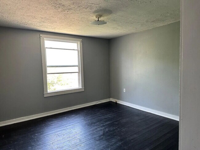 Building Photo - Great Space, Great Value – 2 Bedroom Home ...