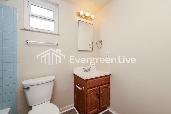 Building Photo - 1315 Clement Ave