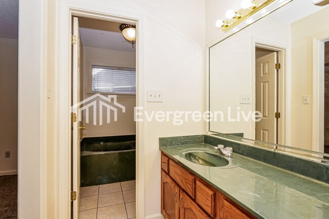 Building Photo - 7330 Appling Meadow Cove