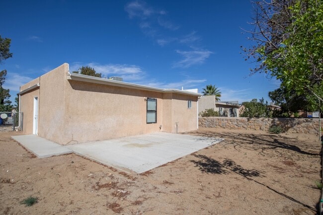 Building Photo - 4831 Jade Pl
