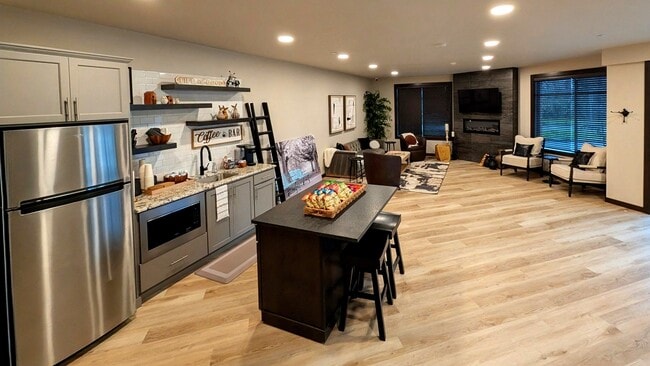 Building Photo - Kingswood Village