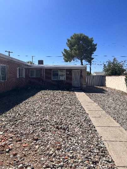 Building Photo - 4634 E Montecito St