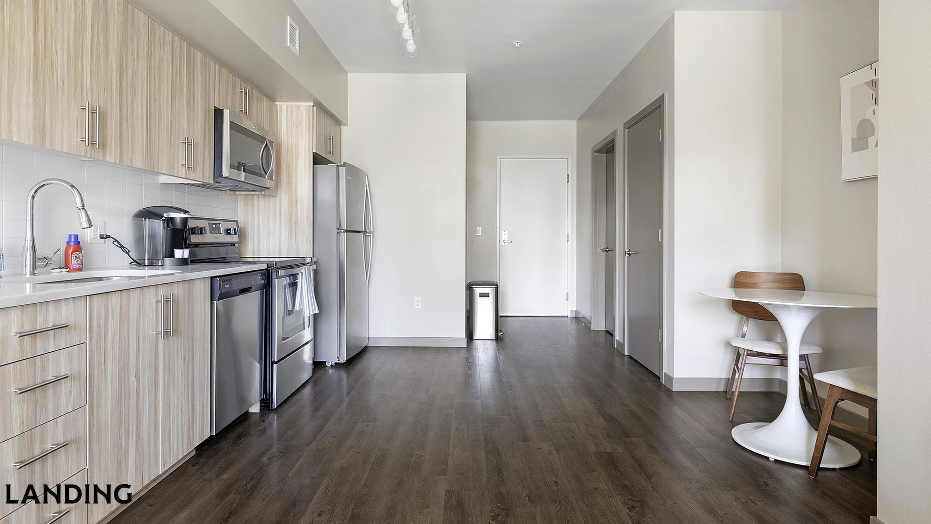 Building Photo - 1850 NW Front Ave