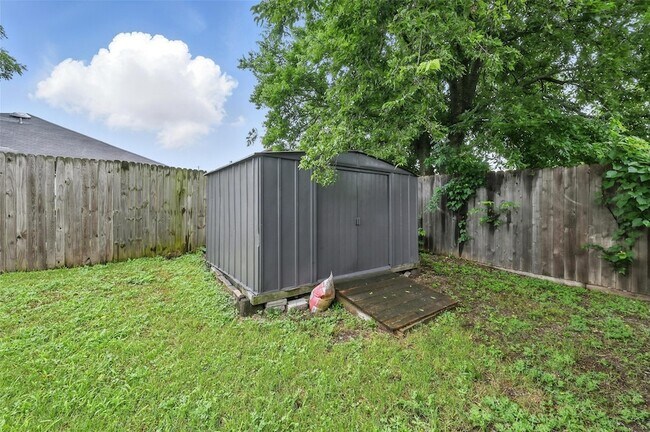 Building Photo - 636 Capricorn St