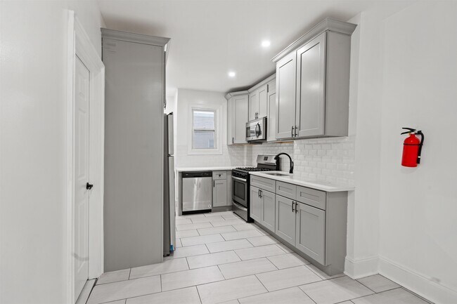Building Photo - 56 Highwood Terrace