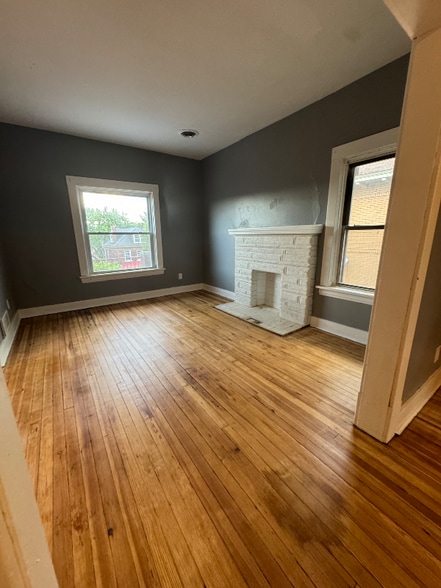 Building Photo - 218 Giffin Ave