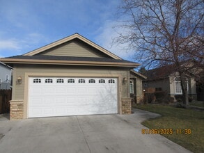 Building Photo - 1049 Aspen Grove Cir