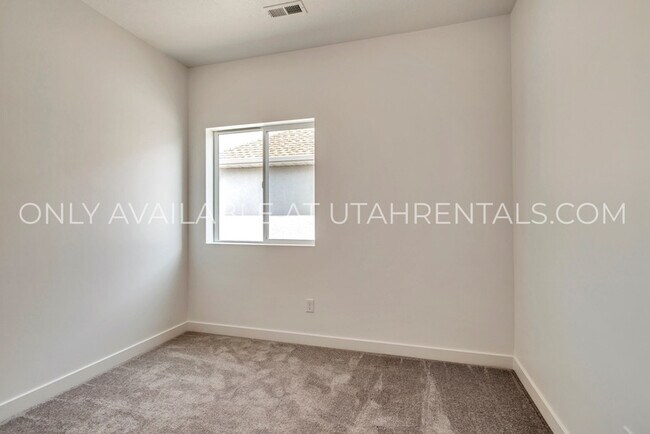 Building Photo - 11474 Andover Rd