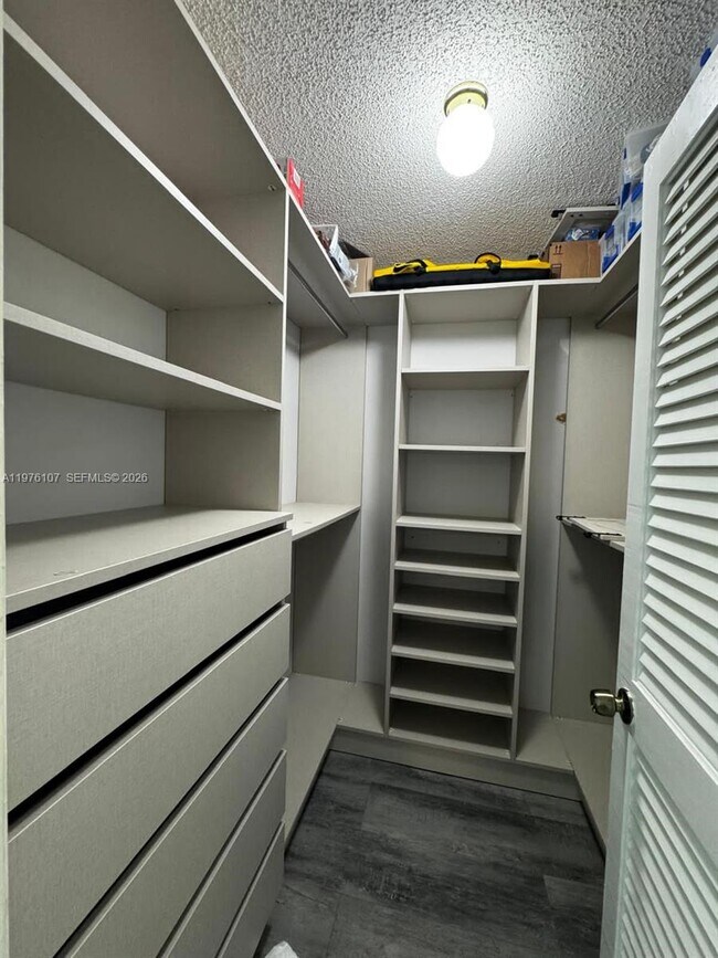 Building Photo - 4000 NE 170th St