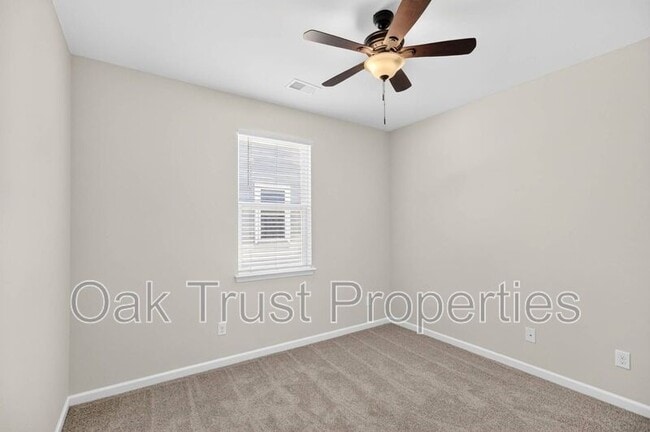 Building Photo - 216 Sarcoxie Rd