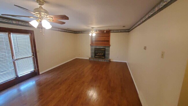 Building Photo - Charming 4-Bedroom West Point Retreat with...