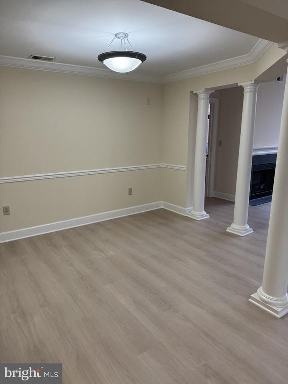 Building Photo - 502 W Broad St