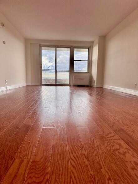 LIVING ROOM - 2625 Park Ave