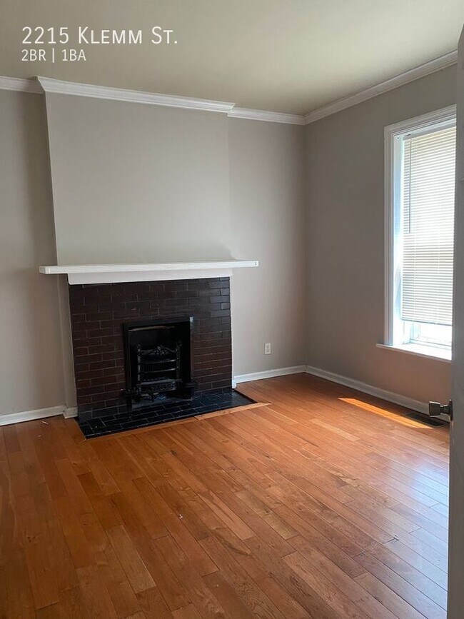 Building Photo - 2215 Klemm St