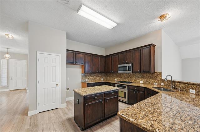 Building Photo - 3609 Edwards Dr
