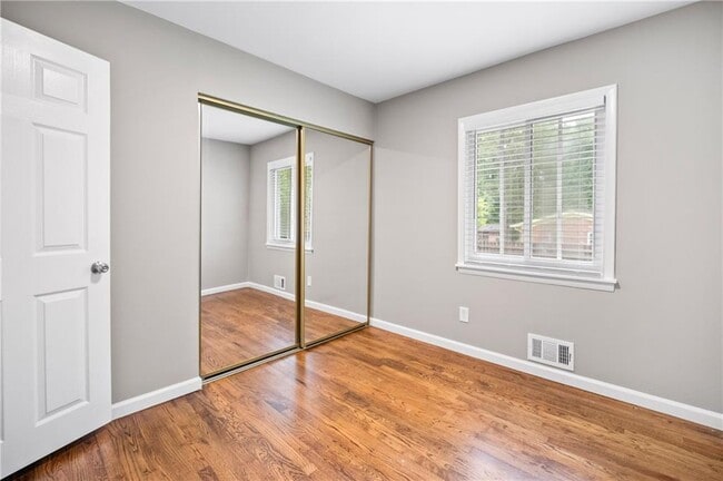 Building Photo - 2179 Beech Valley Dr