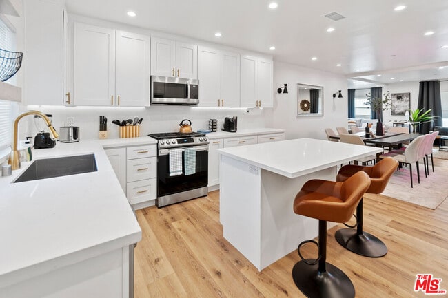 Building Photo - 5500 Morella Ave