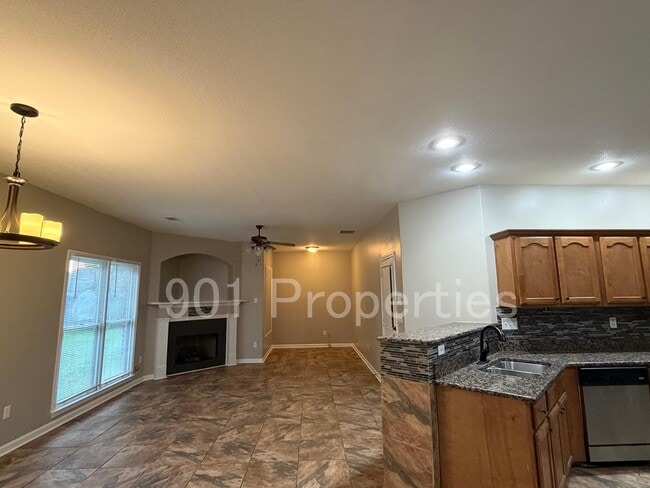 Building Photo - 3777 Pavilion Cir