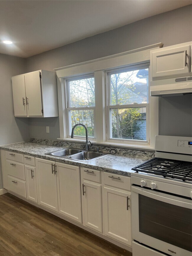 Building Photo - 36 Frederick St