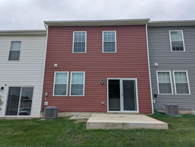Building Photo - Spacious 3BR/2.5BA Home Coming Soon in York!
