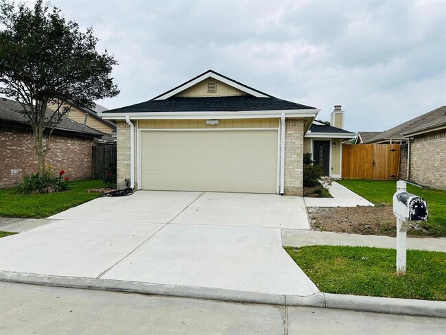 Primary Photo - 13538 Clarewood Dr