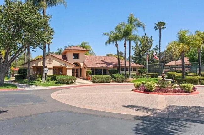 Building Photo - Conveniently Located - Available Immediately!